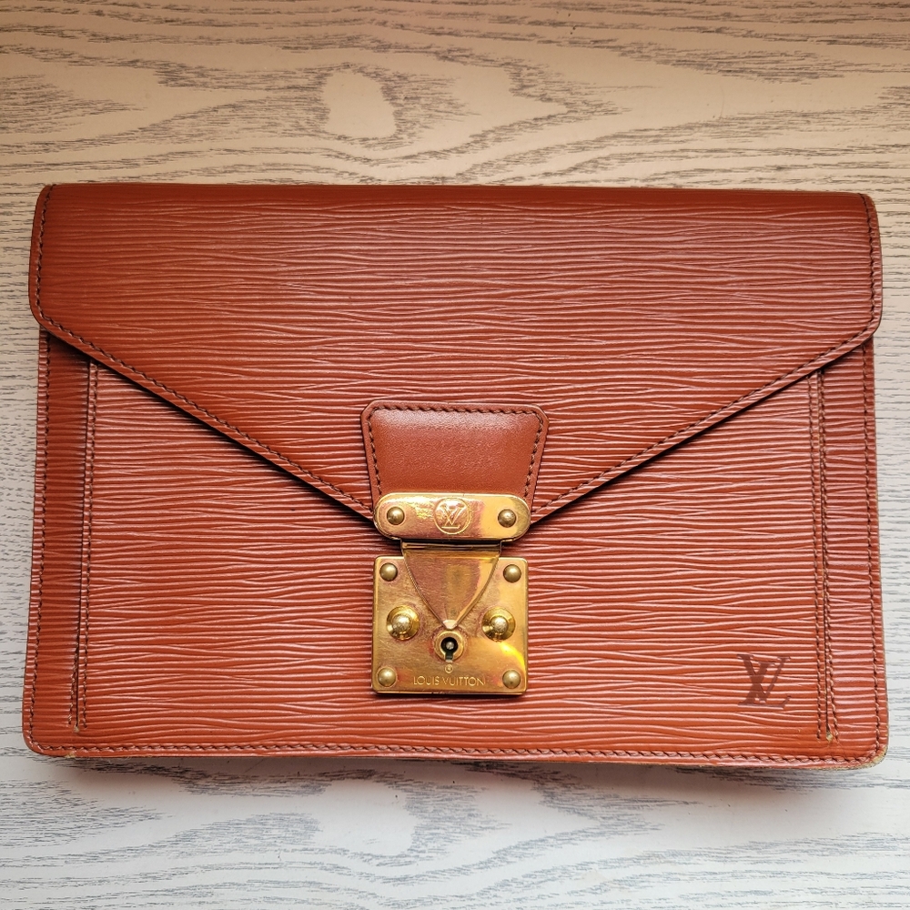 Louis Vuitton Epi Clutch/Wristlet